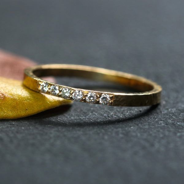 18k yellow gold band with diamond 1.5 mm eternity ring