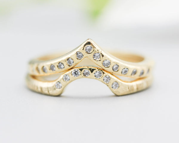 Set of 2 14k gold with line texture ring and tiny 7 diamond set with 14k gold hammer texture band ring and tiny 15 diamond on the center