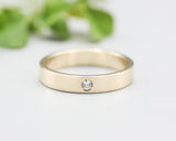 Wedding bands ring in 18k gold in high polished band