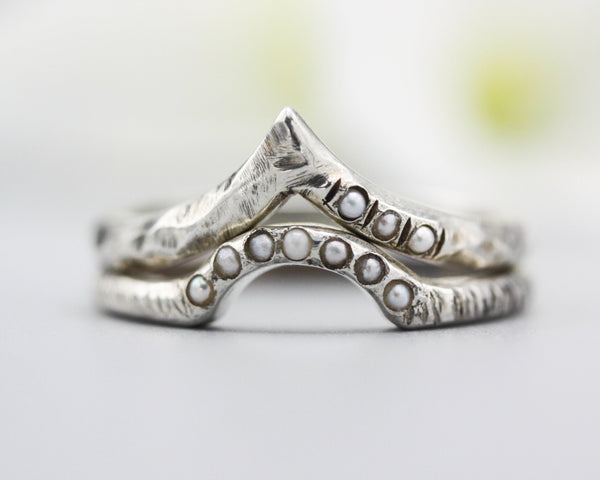 Silver hammer texture design band ring with tiny 3 freshwater pearls set with silver hammer texture band ring with tiny 7 freshwater pearls