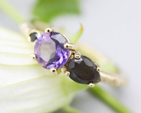 14k gold wedding ring with amethyst, labradorite, black spinel gemstone in bezel and prongs setting