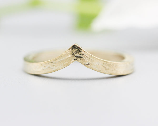 14k gold crown design ring with wood texture band, gold ring, gold wedding, Engagement Ring, promise ring, wedding ring