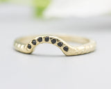 14k gold with hammer texture design band ring with tiny 7 black spinel on the center