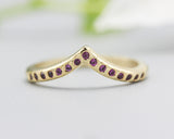 14k gold with wood texture design band ring with tiny 15 ruby on the center