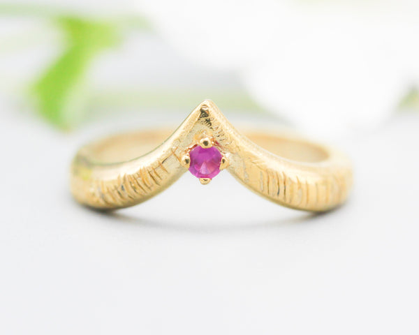 Natural Ruby ring 14k gold crown design with line texture thick band