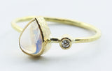 Pear-Shaped Opalescent Stone Ring in 18k Gold — product view 2
