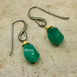 Green onyx drops twist faceted earrings with oxidized sterling silver hooks - Metal Studio Jewelry