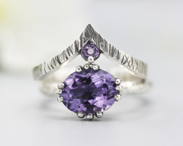 Set of 2 Purple tone, Amethyst cocktail ring with sterling silver texture design band with Amethyst ring sterling silver crown design - Metal Studio Jewelry