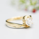Round Brilliant Lab diamond ring in prongs setting with 18k gold high polish band