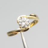 Round Brilliant Lab diamond ring in prongs setting with 18k gold high polish band